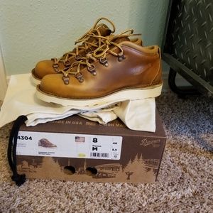Danner Women's tramline size 8